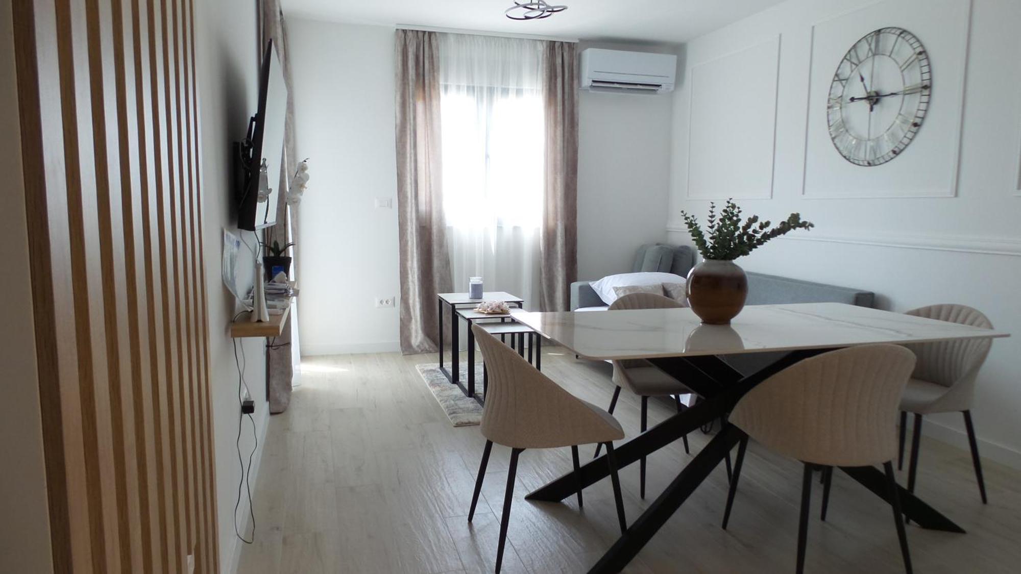 Apartments L-A-M โปดสตรานา ภายนอก รูปภาพ