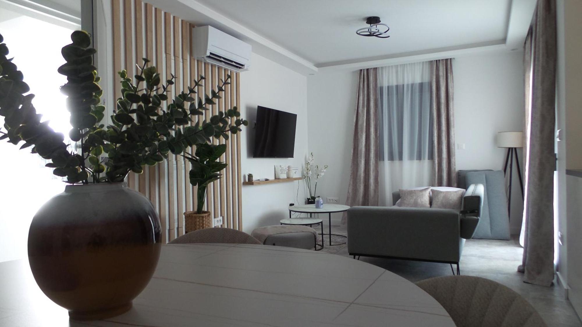 Apartments L-A-M โปดสตรานา ภายนอก รูปภาพ
