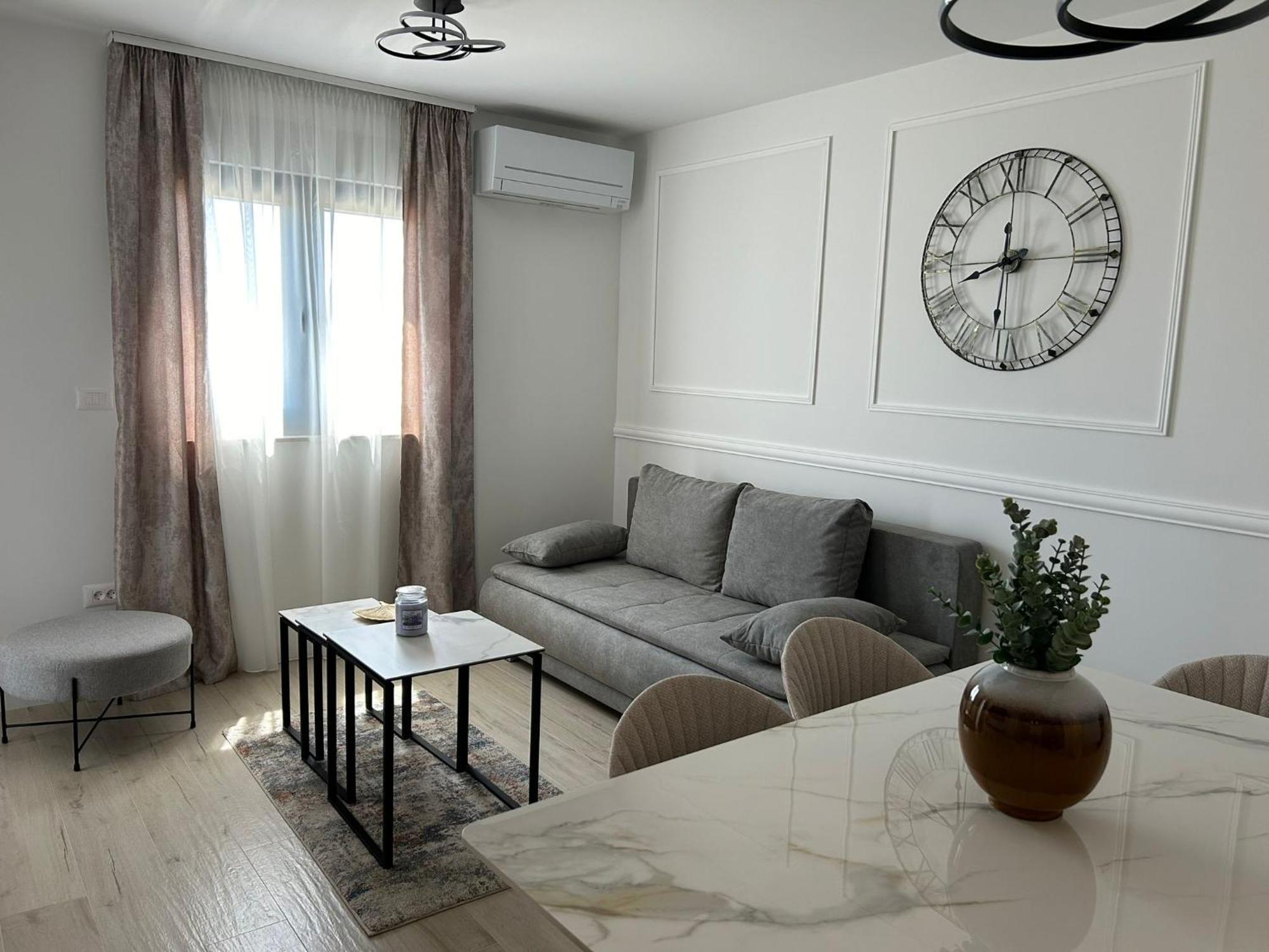 Apartments L-A-M โปดสตรานา ภายนอก รูปภาพ